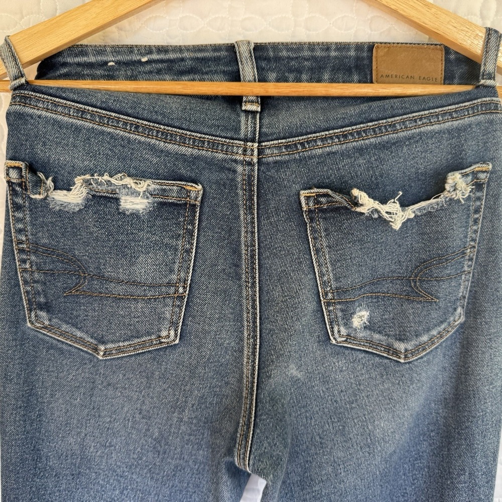 American Eagle Outfitters‎ Mom Jeans Blue Distressed Stretch Medium Wash Sz 2 - Picture 7 of 10